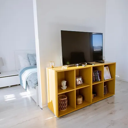Loomena Apartments-free Garage Apartment