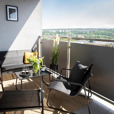 Loomená - Free Garage Apartmán *