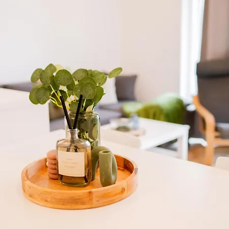 Loomena Apartments-free Garage Apartment